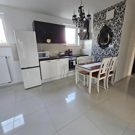 Miedzy Jeziorami Apartman *